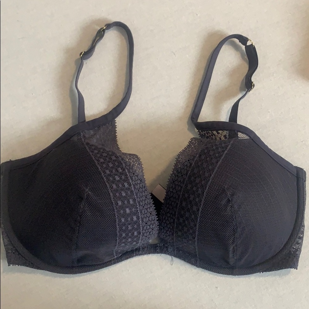Worn once Victoria’s Secret 34dd incredible bra